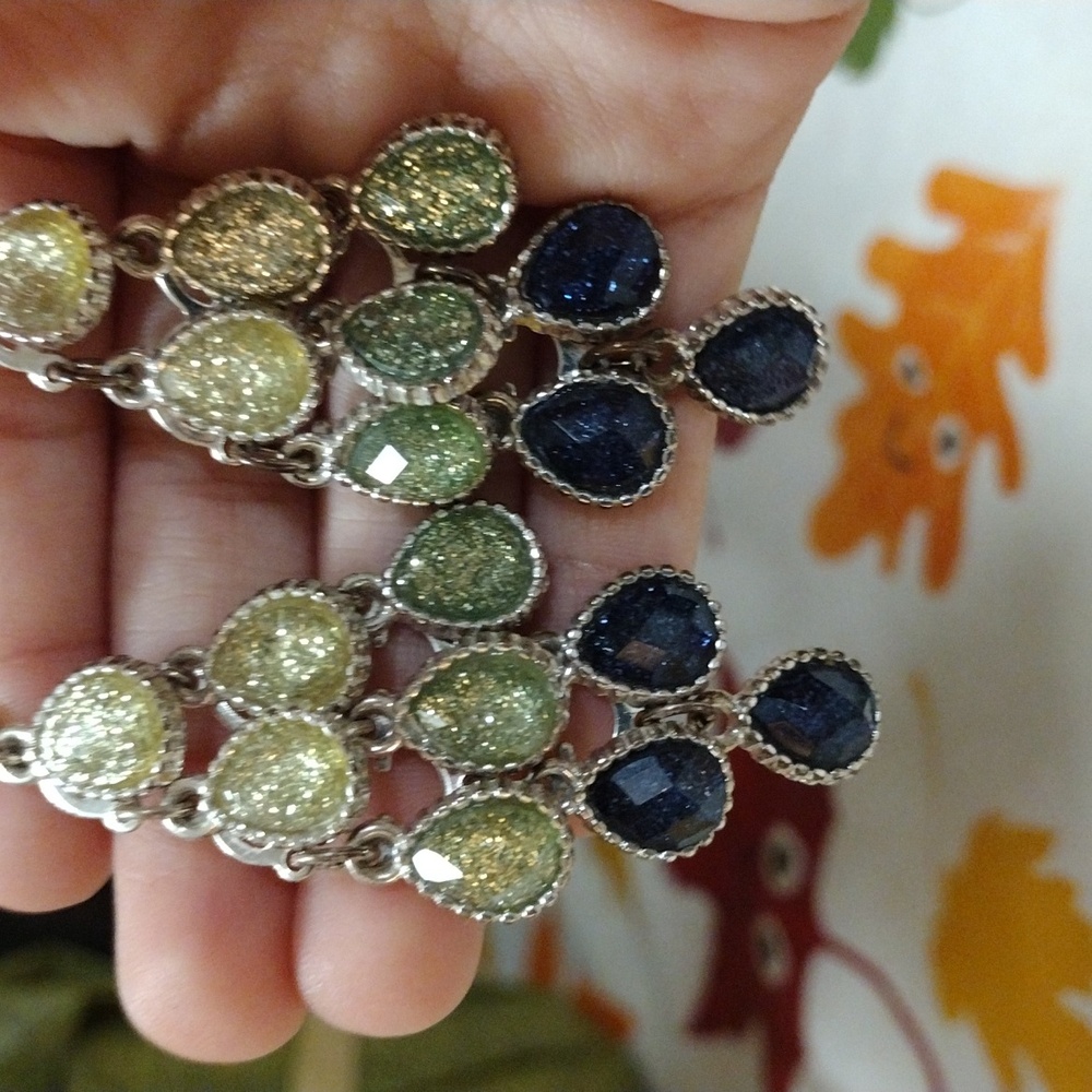 Earrings - Picture 4 of 4